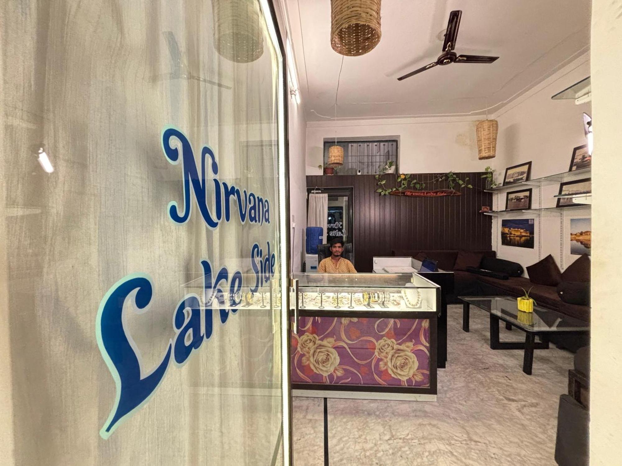Hotel Nirvana Lakeside Udaipur Bagian luar foto