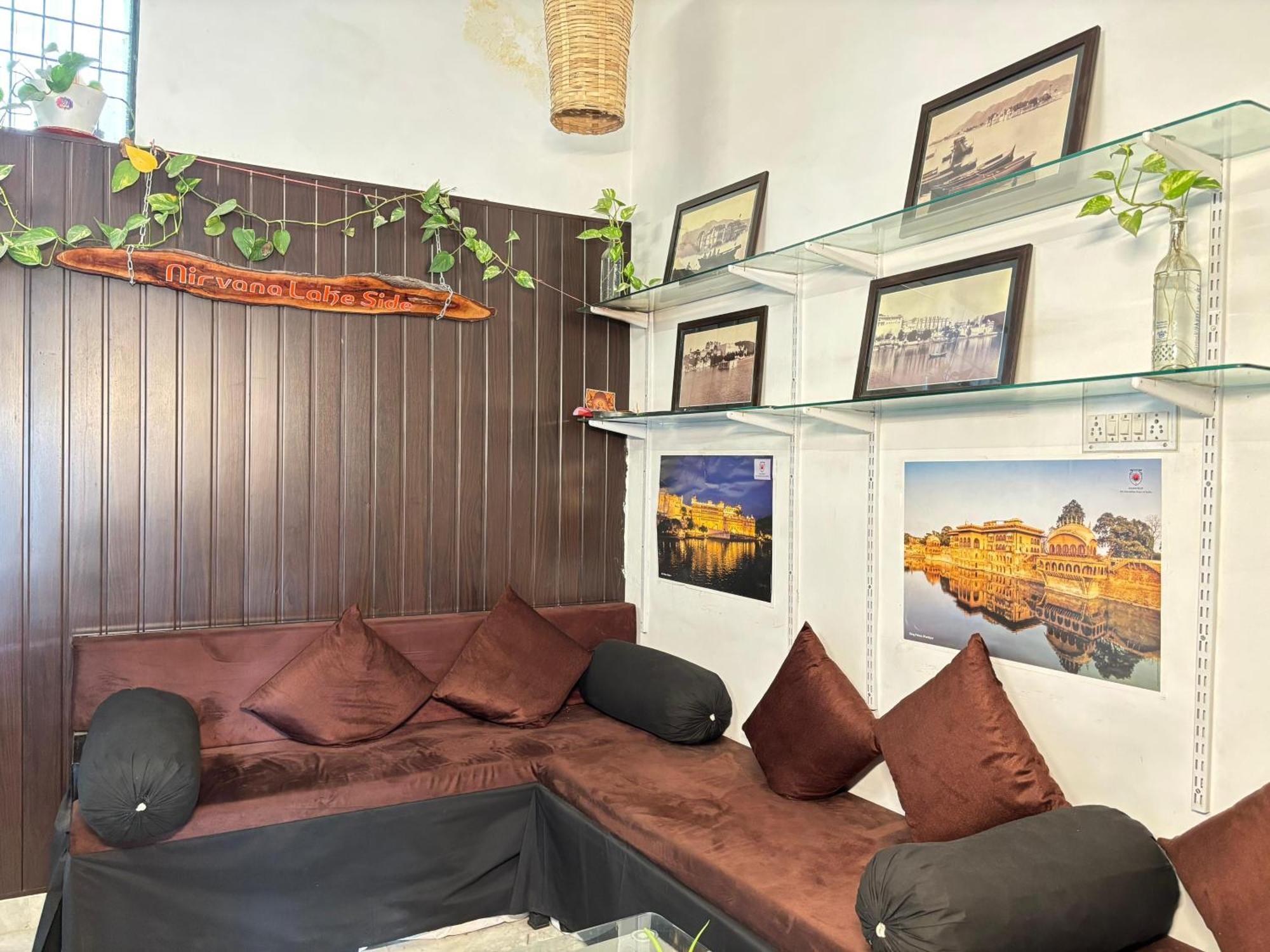 Hotel Nirvana Lakeside Udaipur Bagian luar foto