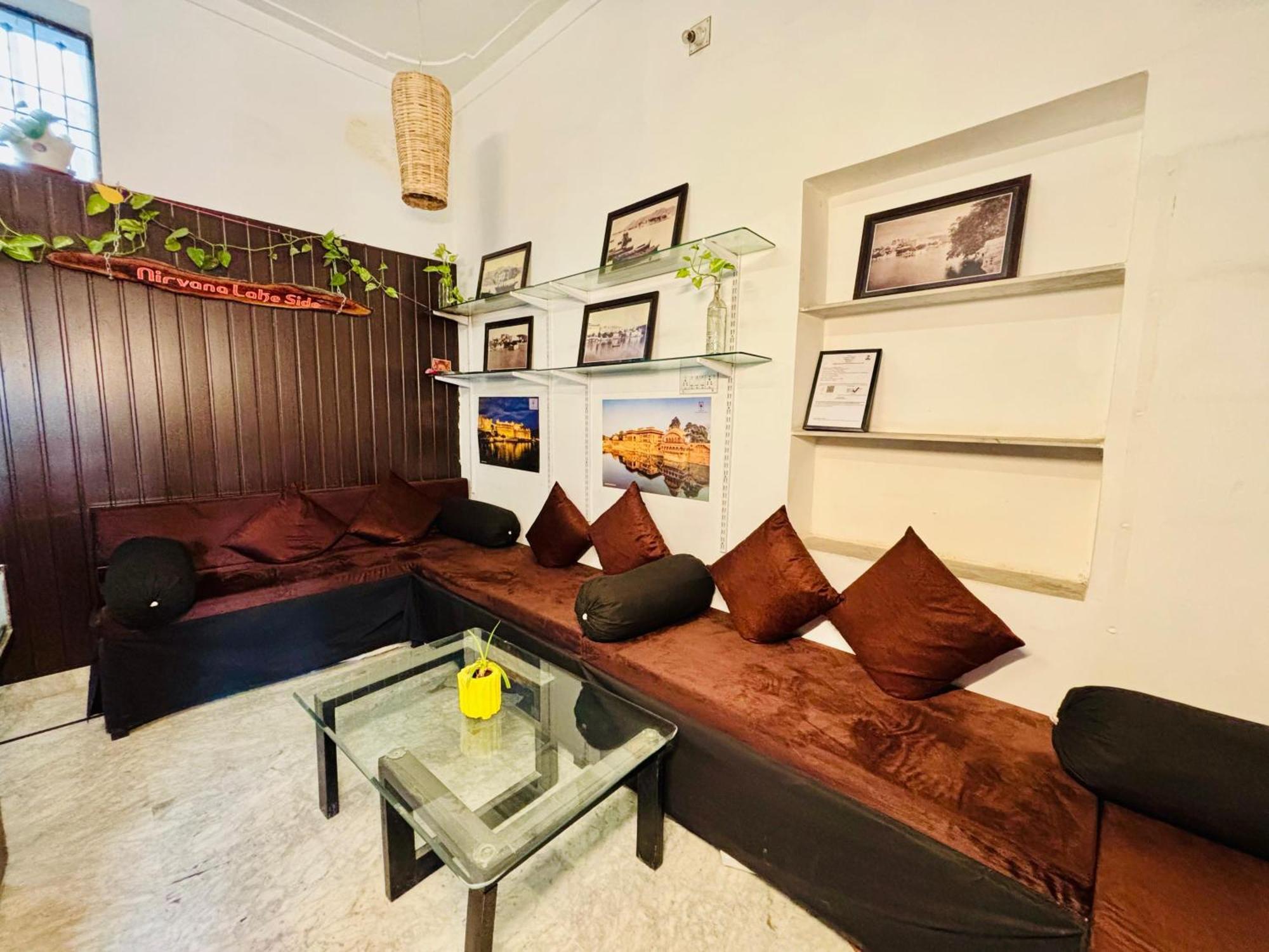 Hotel Nirvana Lakeside Udaipur Bagian luar foto